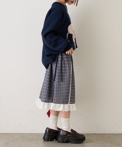 w closet（ダブルクローゼット）の「【25AW】チェックフリルミディスカート（スカート・レディース・オフホワイト/ネイビー・FREE）」の8枚目の写真