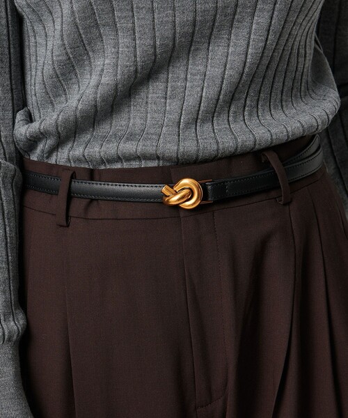 UNITED ARROWS（ユナイテッドアローズ）の「ノット バックル ベルト（ベルト・レディース・ブラック/ワイン/グレー系・FREE）」の4枚目の写真