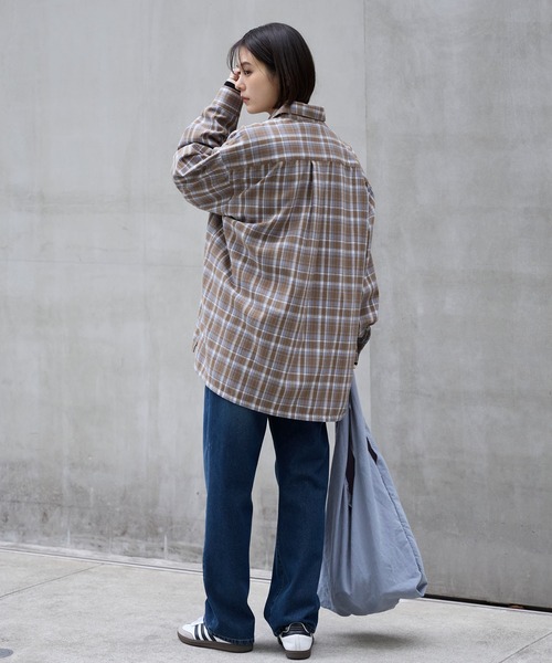 MONO-MART(モノマート)の「【サステナブル】ヴィンテージライク ハイウエストストレートデニムパンツ(デニムパンツ・レディース・ライトブルー/ワンウォッシュ/ブルー/ブラック系/インディゴブルー・L/M/S)」の22枚目の写真