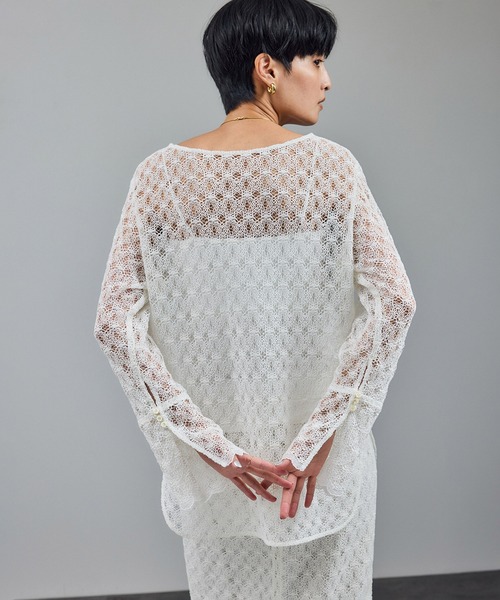 SALON adam et rope'(サロン アダム エ ロペ)の「ラッセルレースレイヤードブラウス / セットアップ対応(シャツ/ブラウス・レディース・オフホワイト/ブラック/グリーン系その他・FREE)」の3枚目の写真