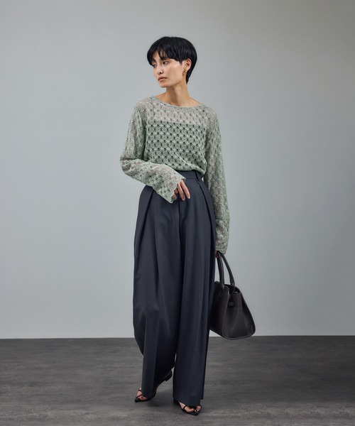 SALON adam et rope'(サロン アダム エ ロペ)の「ラッセルレースレイヤードブラウス / セットアップ対応(シャツ/ブラウス・レディース・オフホワイト/ブラック/グリーン系その他・FREE)」の6枚目の写真