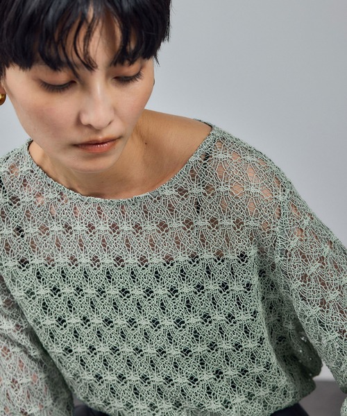 SALON adam et rope'(サロン アダム エ ロペ)の「ラッセルレースレイヤードブラウス / セットアップ対応(シャツ/ブラウス・レディース・オフホワイト/ブラック/グリーン系その他・FREE)」の16枚目の写真