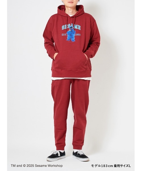 SESAME STREET(セサミストリート)の「【UNISEX】カレッジロゴ 裏毛ロングパンツ(その他パンツ・レディース・バーガンディー/グレー・M/L)」の3枚目の写真