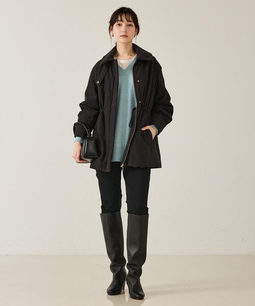 qualite(カリテ)の「【軽やかでほどよい暖かさ】ピーチパデッドブルゾン/冬服/春まで使いやすい/軽アウター/中綿/モンスターパーカー(ブルゾン・レディース・ブラック/ベージュ・38/36)」の8枚目の写真