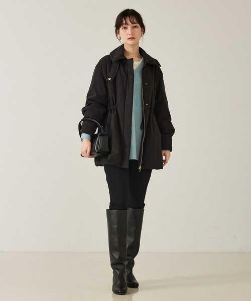 qualite(カリテ)の「【軽やかでほどよい暖かさ】ピーチパデッドブルゾン/冬服/春まで使いやすい/軽アウター/中綿/モンスターパーカー(ブルゾン・レディース・ブラック/ベージュ・38/36)」の6枚目の写真