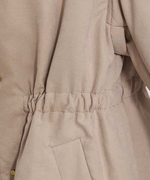 qualite（カリテ）の「ピーチパデッドブルゾン/冬服/春まで使いやすい/軽アウター/中綿/モンスターパーカー（ブルゾン・レディース・ブラック/ベージュ・38/36）」の3枚目の写真