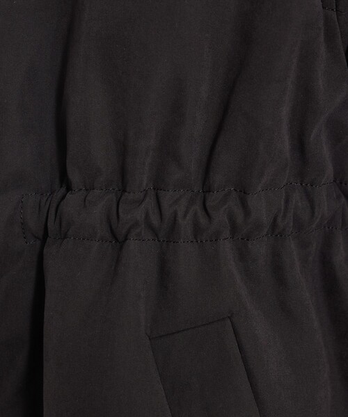 qualite(カリテ)の「【軽やかでほどよい暖かさ】ピーチパデッドブルゾン/冬服/春まで使いやすい/軽アウター/中綿/モンスターパーカー(ブルゾン・レディース・ブラック/ベージュ・38/36)」の18枚目の写真