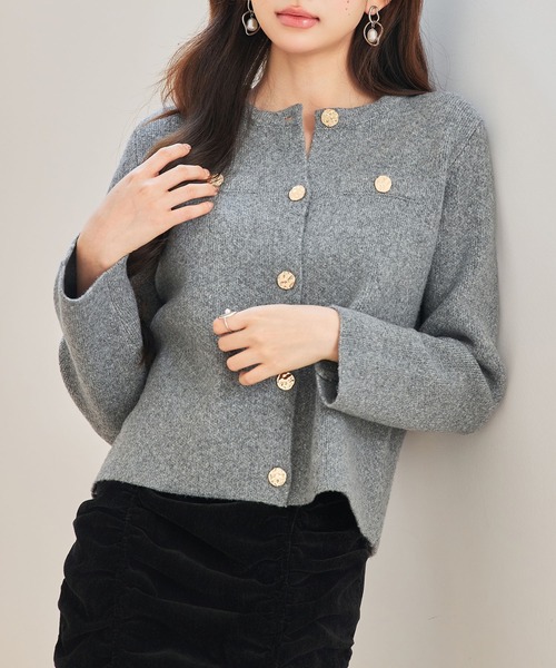 SAISON DE PAPILLON（セゾンドパピヨン）の「【高評価】レディース ノーカラーショート丈ニットカーディガン クルーネック ニットアウター高見え！（カーディガン/ボレロ・レディース・ブラック/チャコール/ベージュ・M/L）」の13枚目の写真