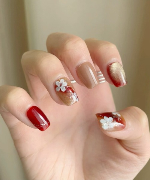 KONVINI（コンビニ）の「【not a nail】水光マグネット秋冬デザインハンドメイドデザインネイルチップショート（ネイルシール/ネイルチップ・レディース・アイボリー/ブラック系その他/レッド系その他2/レッド系その他・SMALL/MEDIUM）」の4枚目の写真