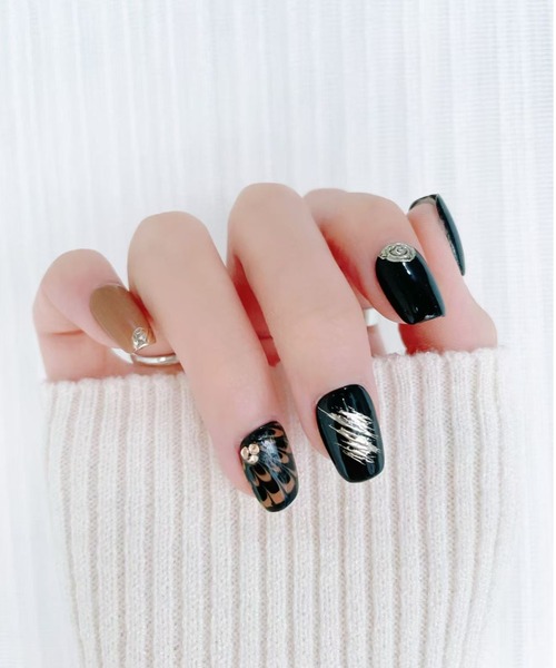 KONVINI（コンビニ）の「【not a nail】水光マグネット秋冬デザインハンドメイドデザインネイルチップショート（ネイルシール/ネイルチップ・レディース・アイボリー/ブラック系その他/レッド系その他2/レッド系その他・SMALL/MEDIUM）」の11枚目の写真