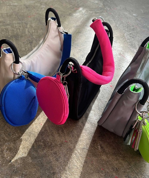 cheek(BAG)(チーク)の「round 2way shoulder / ショルダーバッグ(ショルダーバッグ・レディース・ホワイト/グレー/ブラック・FREE)」の5枚目の写真