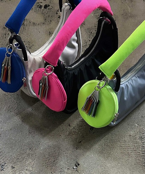 cheek(BAG)(チーク)の「round 2way shoulder / ショルダーバッグ(ショルダーバッグ・レディース・ホワイト/グレー/ブラック・FREE)」の6枚目の写真