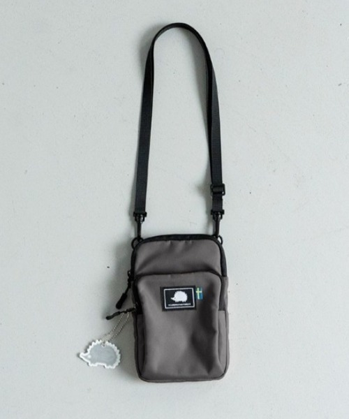 SCANDINAVIAN FOREST（スカンジナビアン・フォレスト）の「スマホショルダーバッグ＜撥水加工＞（ショルダーバッグ・レディース・チャコールグレー/ベージュ/ダークブルー/グリーン/ブラック/ピンクベージュ・FREE）」の2枚目の写真