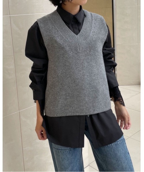 LE CIEL BLEU（ルシェルブルー）の「Vネックニットベスト / V-Neck