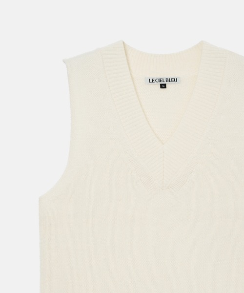 LE CIEL BLEU（ルシェルブルー）の「Vネックニットベスト / V-Neck