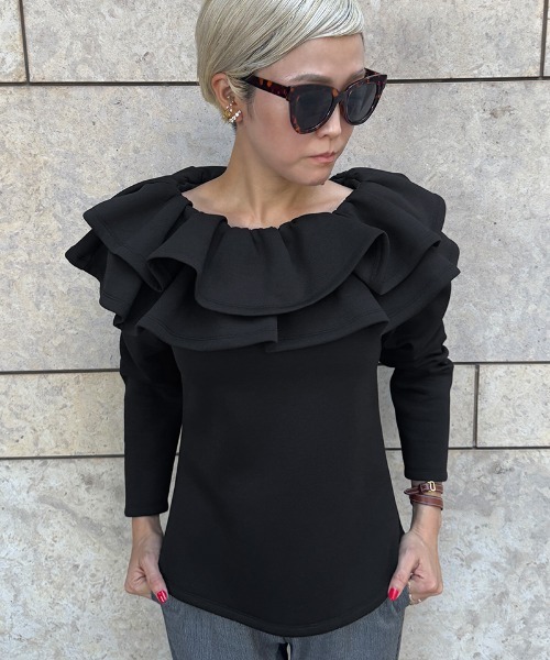 JENNE(ジェンヌ)の「日本製ギャザーフリルトレーナー(その他トップス・レディース・ブラック/ホワイト・LARGE/MEDIUM/SMALL)」の2枚目の写真