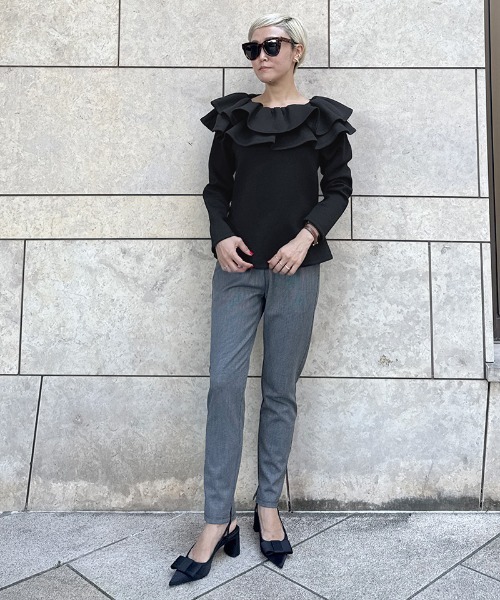 JENNE(ジェンヌ)の「日本製ギャザーフリルトレーナー(その他トップス・レディース・ブラック/ホワイト・LARGE/MEDIUM/SMALL)」の17枚目の写真