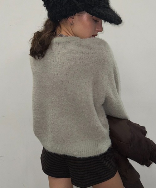 SHAGGIE（シャギー）の「ロゴ入りフェザーヤーンソフトタッチニット（ニット/セーター・レディース・ブラウン/ライトグレー/ホワイト・FREE）」の17枚目の写真