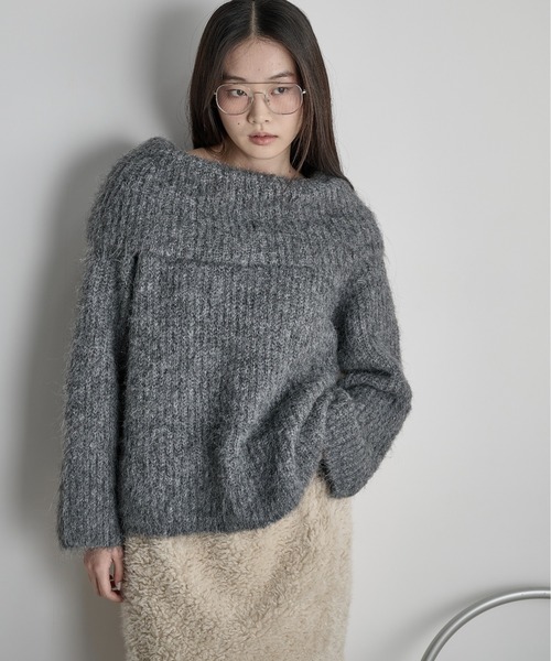 THE YOn(ザヨン)の「ウール混オフショルシャギーニット(ニット/セーター・レディース・イエロー/ブラウン/グレー/アイボリー・FREE)」の3枚目の写真