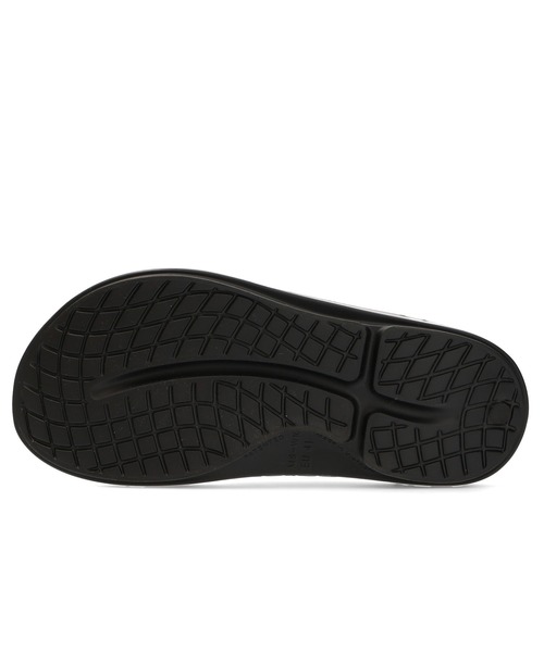 REIGNING CHAMP(レイニングチャンプ)の「REIGNING CHAMP RC OOFOS(スニーカー・メンズ・ブラック・26cm/29cm)」の4枚目の写真