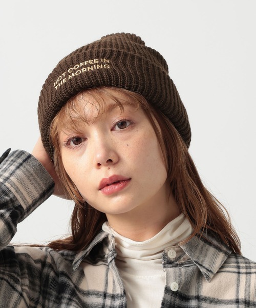 BAYFLOW（ベイフロー）の「フロント刺繍ニットワッチ（ニットキャップ/ビーニー・レディース・ブラック/ベージュ/ブラウン・FREE）」の3枚目の写真