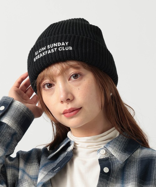 BAYFLOW（ベイフロー）の「フロント刺繍ニットワッチ（ニットキャップ/ビーニー・レディース・ブラック/ベージュ/ブラウン・FREE）」の2枚目の写真