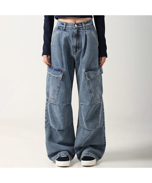 AVANDRESS(アバンドレス )の「Side Big Cargo Pants BLUE(デニムパンツ・レディース・ブルー・LARGE/MEDIUM/SMALL/X-SMALL/XX-SMALL)」の1枚目の写真