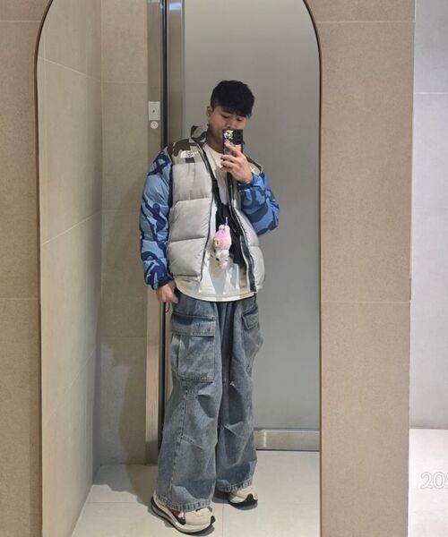 AVANDRESS(アバンドレス )の「Side Big Cargo Pants BLUE(デニムパンツ・レディース・ブルー・LARGE/MEDIUM/SMALL/X-SMALL/XX-SMALL)」の8枚目の写真