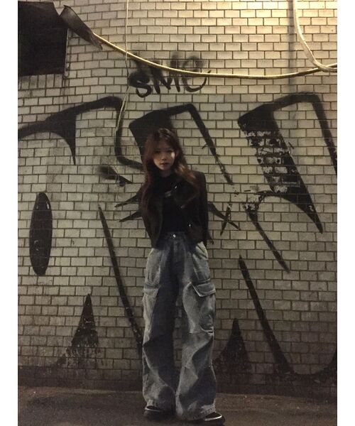 AVANDRESS(アバンドレス )の「Side Big Cargo Pants BLUE(デニムパンツ・レディース・ブルー・LARGE/MEDIUM/SMALL/X-SMALL/XX-SMALL)」の2枚目の写真