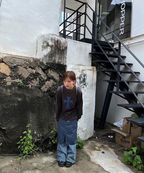 GRAVER（グレーバー）の「[ユニセックス]ドットクロスロングスリーブTシャツ_3カラー（Tシャツ/カットソー・レディース・チャコール/ホワイト/ブラック・MEDIUM/LARGE/SMALL）」の7枚目の写真