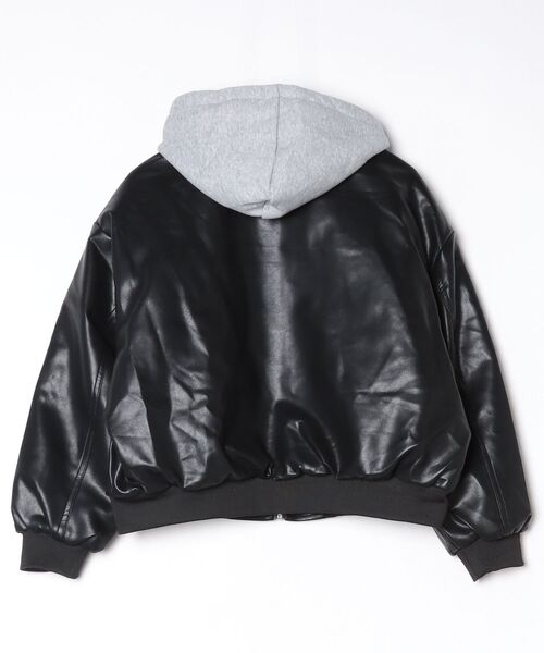 .KOM(ドットコム)の「A'GEM/9 × .kom 『.kom/ドットケーオーエム』 フェイクレザー×スウェットパーカーフェイクレイヤード切替ブルゾン(ライダースジャケット・レディース・ブラック・FREE)」の11枚目の写真