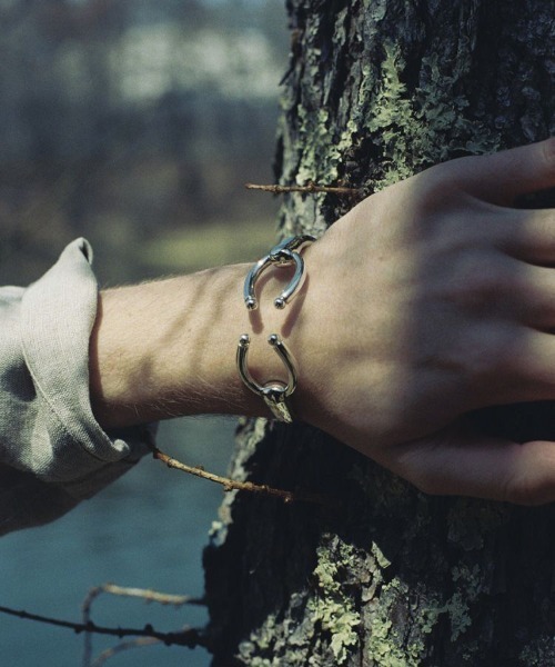 LIDNM（リドム）の「Llife QUILLE BANGLE（バングル/リストバンド・メンズ・シルバー・FREE）」の8枚目の写真