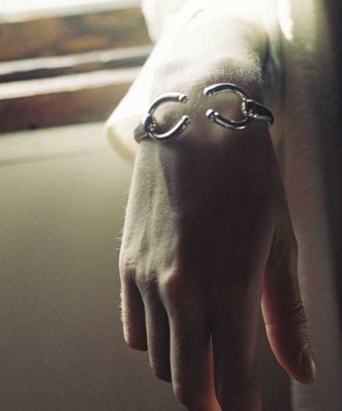 LIDNM（リドム）の「Llife QUILLE BANGLE（バングル/リストバンド・メンズ・シルバー・FREE）」の11枚目の写真