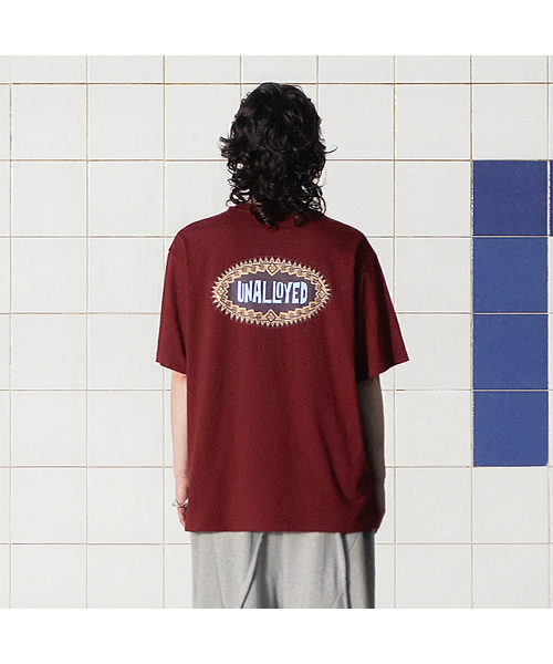 UNALLOYED(アナロイド)の「シンボルロゴTシャツ / バーガンディ(Tシャツ/カットソー・メンズ・その他・SMALL/MEDIUM/LARGE)」の1枚目の写真