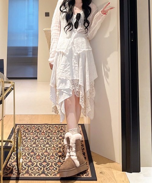 Lace Ladies(レースレディース)の「ファー付き レースアップ ミドル ムートン風 ブーツ(ブーツ・レディース・ブラック/ブラウン/ベージュ・23cm/23.5cm/24cm/24.5cm/25cm)」の12枚目の写真