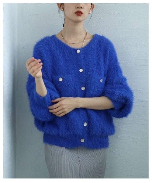 Sawa a la mode(サワアラモード)の「フェザーヤーンクルーネックカーディガン(カーディガン/ボレロ・レディース・ブラウン/オフホワイト/ブルー/ブラック・FREE)」の11枚目の写真