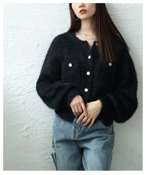 Sawa a la mode(サワアラモード)の「フェザーヤーンクルーネックカーディガン(カーディガン/ボレロ・レディース・ブラウン/オフホワイト/ブルー/ブラック・FREE)」の17枚目の写真