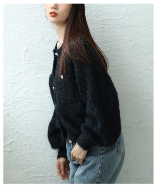 Sawa a la mode(サワアラモード)の「フェザーヤーンクルーネックカーディガン(カーディガン/ボレロ・レディース・ブラウン/オフホワイト/ブルー/ブラック・FREE)」の18枚目の写真