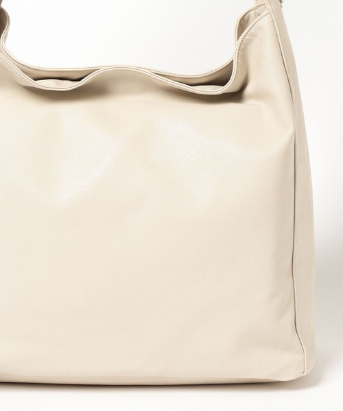 LOWRYS FARM(ローリーズファーム)の「ヤワラカルイワンショルダー 632264(ショルダーバッグ・レディース・オフホワイト/ブラック/ブラウン・FREE)」の13枚目の写真