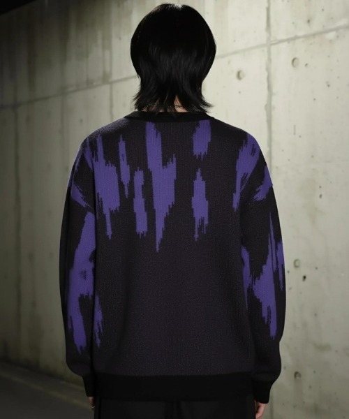BENUSTA(ベヌスタ)の「A'GEM/9 × .kom 『BENUSTA/ベヌスタ』Brush Stroke Jacquard Crew Knit/ブラシストロークジャカードクルーニット(ニット/セーター・メンズ・パープル/ベージュ・L/XL)」の5枚目の写真