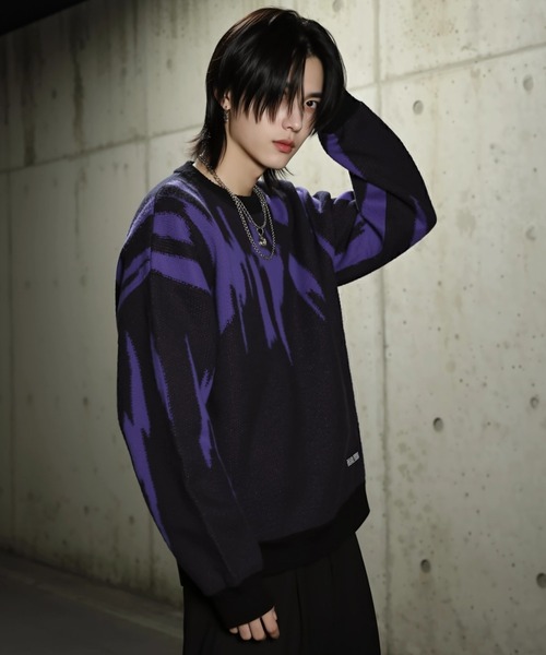 BENUSTA(ベヌスタ)の「A'GEM/9 × .kom 『BENUSTA/ベヌスタ』Brush Stroke Jacquard Crew Knit/ブラシストロークジャカードクルーニット(ニット/セーター・メンズ・パープル/ベージュ・L/XL)」の3枚目の写真