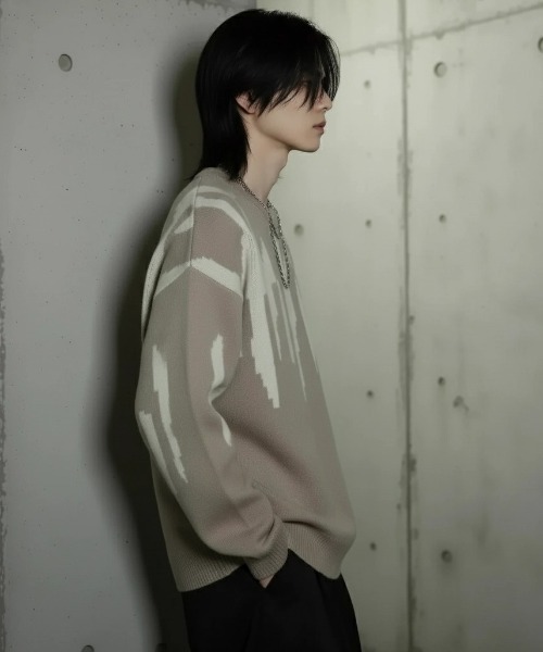 BENUSTA(ベヌスタ)の「A'GEM/9 × .kom 『BENUSTA/ベヌスタ』Brush Stroke Jacquard Crew Knit/ブラシストロークジャカードクルーニット(ニット/セーター・メンズ・パープル/ベージュ・L/XL)」の8枚目の写真
