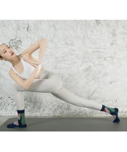 Vini（ヴィニ）の「【 5本指 ／ 滑り止め付き 】 ヨガ / ピラティス ソックス（ソックス/靴下・レディース・パープル/グリーン系その他/ブラック系その他2/ブラック系その他/グリーン×ピンク・FREE）」の20枚目の写真