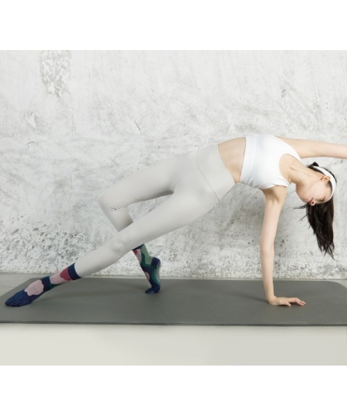 Vini（ヴィニ）の「【 5本指 ／ 滑り止め付き 】 ヨガ / ピラティス ソックス（ソックス/靴下・レディース・パープル/グリーン系その他/ブラック系その他2/ブラック系その他/グリーン×ピンク・FREE）」の21枚目の写真