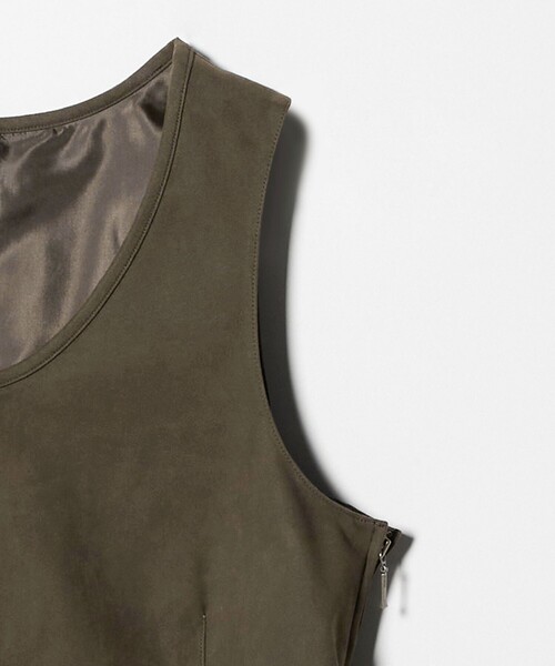 ATTISESSION（アティセッション）の「＜ATTISESSION＞スエードライク ナローベルト トップス（ベスト・レディース・パープル/オリーブ・FREE）」の11枚目の写真