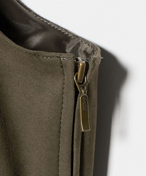 ATTISESSION（アティセッション）の「＜ATTISESSION＞スエードライク ナローベルト トップス（ベスト・レディース・パープル/オリーブ・FREE）」の12枚目の写真