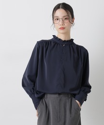 NANO universe（ナノユニバース）の「前後2wayスタンドカラーギャザーブラウス（シャツ/ブラウス）」