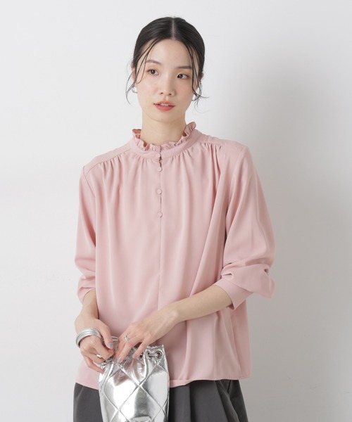 NANO universe(ナノユニバース)の「前後2wayスタンドカラーギャザーブラウス(シャツ/ブラウス・レディース・ネイビー/ピンク/ホワイト・FREE)」の3枚目の写真