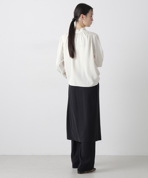 NANO universe(ナノユニバース)の「前後2wayスタンドカラーギャザーブラウス(シャツ/ブラウス・レディース・ネイビー/ピンク/ホワイト・FREE)」の8枚目の写真