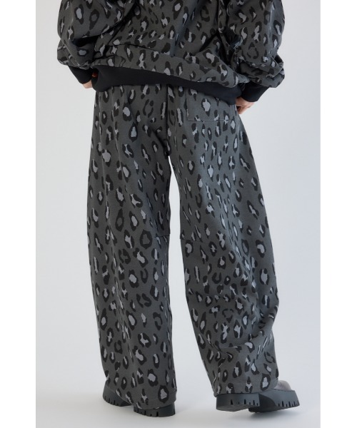 RODEO CROWNS WIDE BOWL（ロデオクラウンズワイドボウル）の「SHARE PATTERNバレルスウェットパンツ（スウェットパンツ・レディース・ベージュ系その他/グレー系その他/ブラウン系その他・MEDIUM/LARGE）」の18枚目の写真